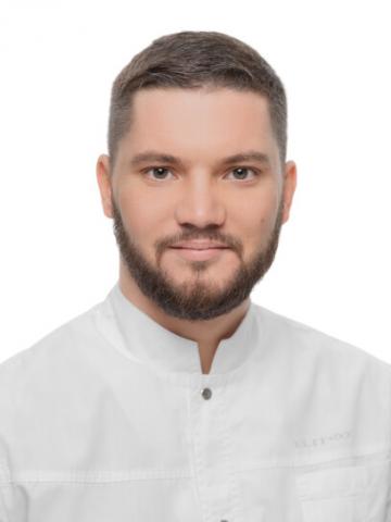 Десятка Максим Эдуардович